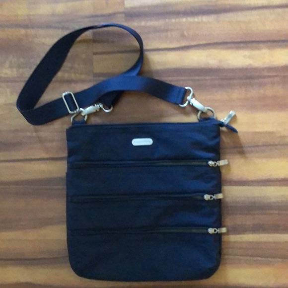 Baggallini Handbags - Baggallini crossbody bag
